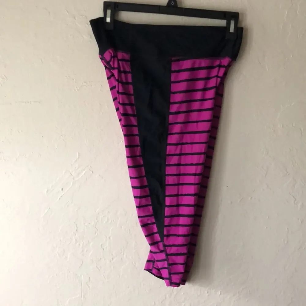 Nike Purple and Black Striped Cropped Leggings Size M